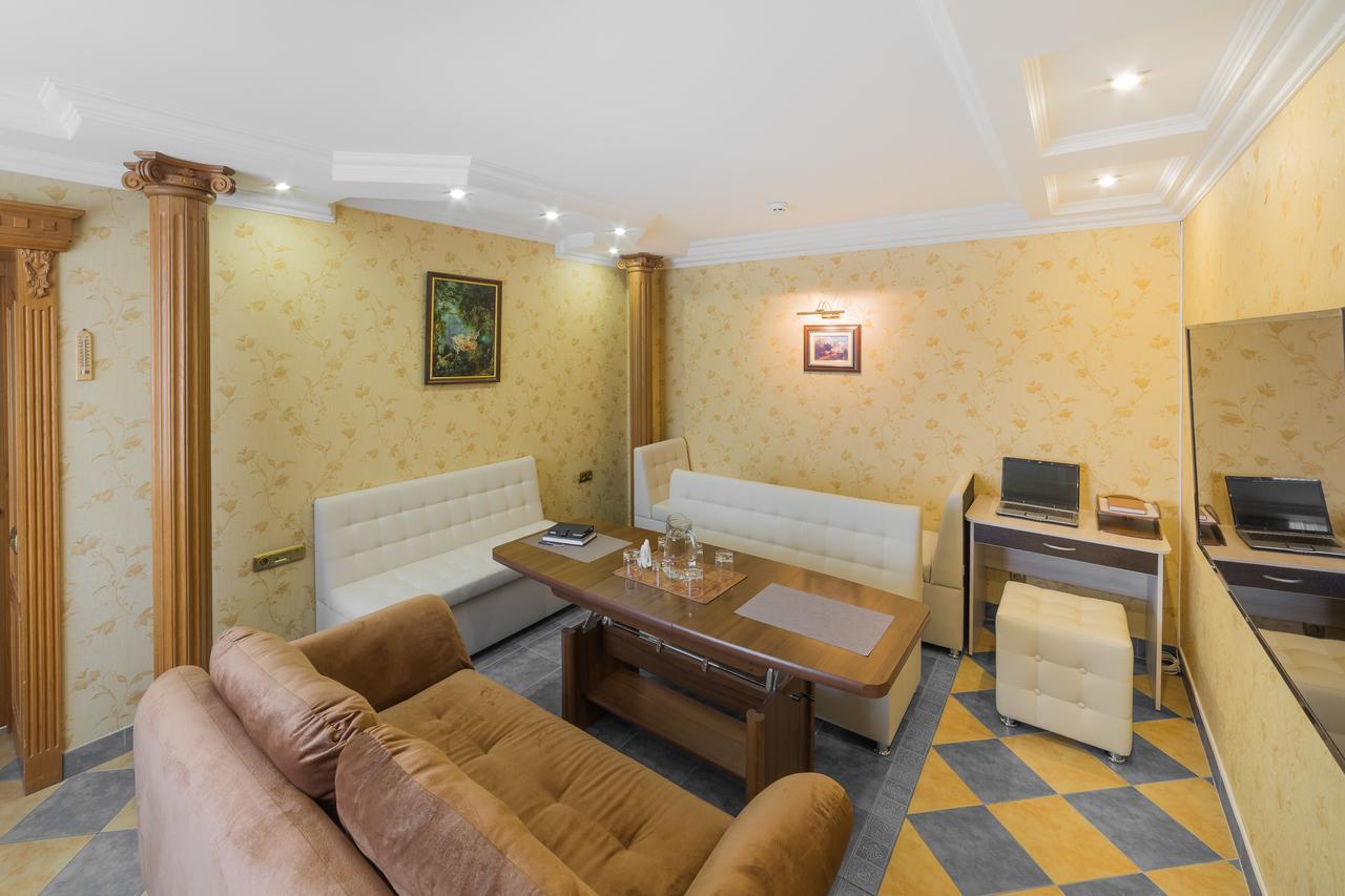 Paradise Hotel Gomel Eksteriør bilde